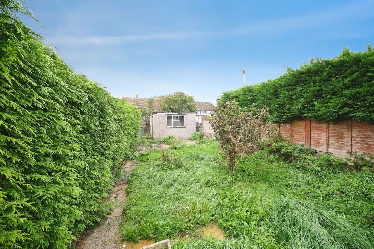 Aust Crescent, Chepstow, NP16, photo 12