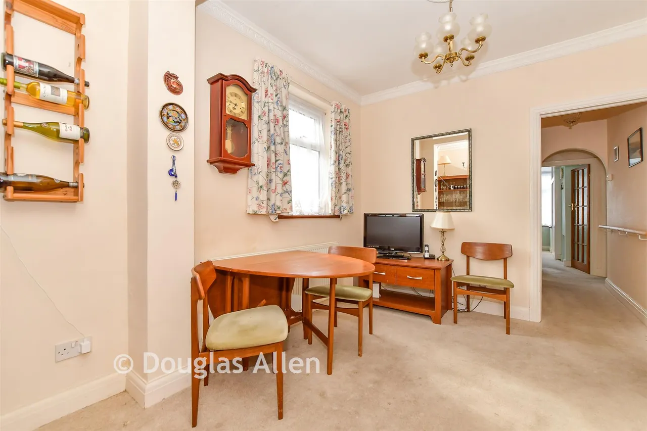 Lodge Lane, Romford, RM5, photo 15