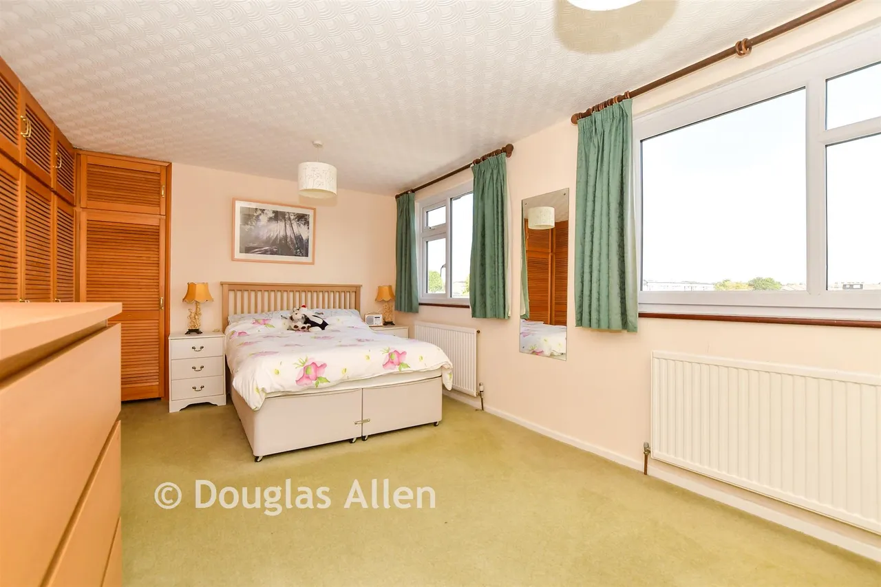 Lodge Lane, Romford, RM5, photo 4