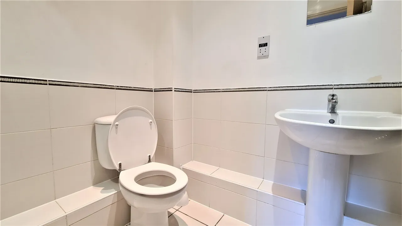 Greenbank Court, Lanadron Close, Isleworth, photo 7