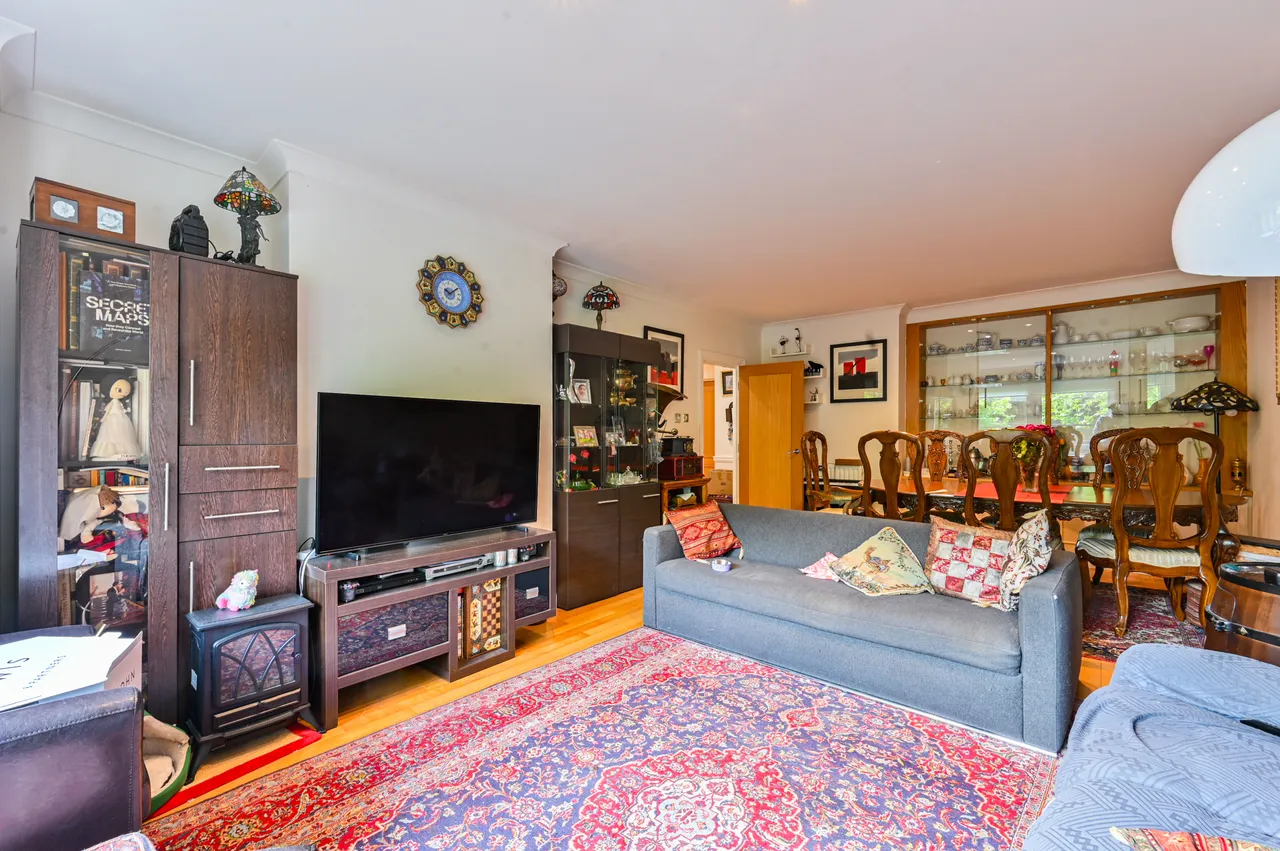 27 Warren House Kensington Westside, Beckford Close, London, photo 5