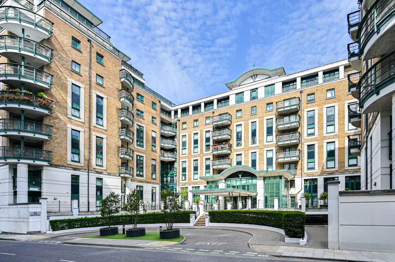 27 Warren House Kensington Westside, Beckford Close, London, photo 2