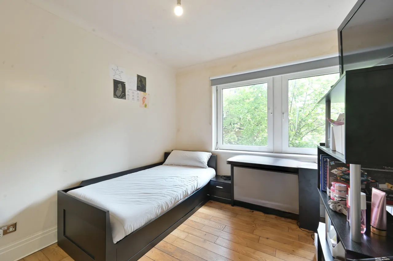 27 Warren House Kensington Westside, Beckford Close, London, photo 8