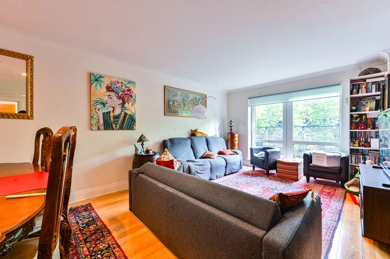 2 bed flat for sale — 27 Warren House Kensington Westside, Beckford Close, London