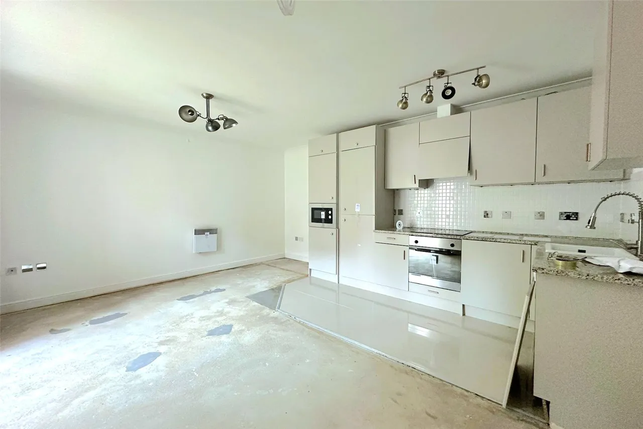 London Road, Camberley, Surrey, GU15 3JJ, photo 9