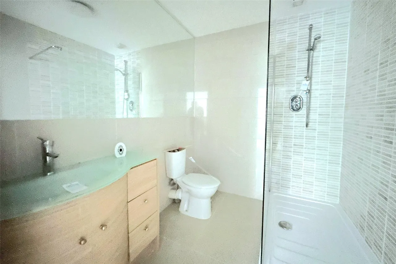 London Road, Camberley, Surrey, GU15 3JJ, photo 5