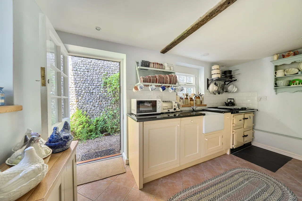 St. Pauls Road, Chichester, PO19, photo 2
