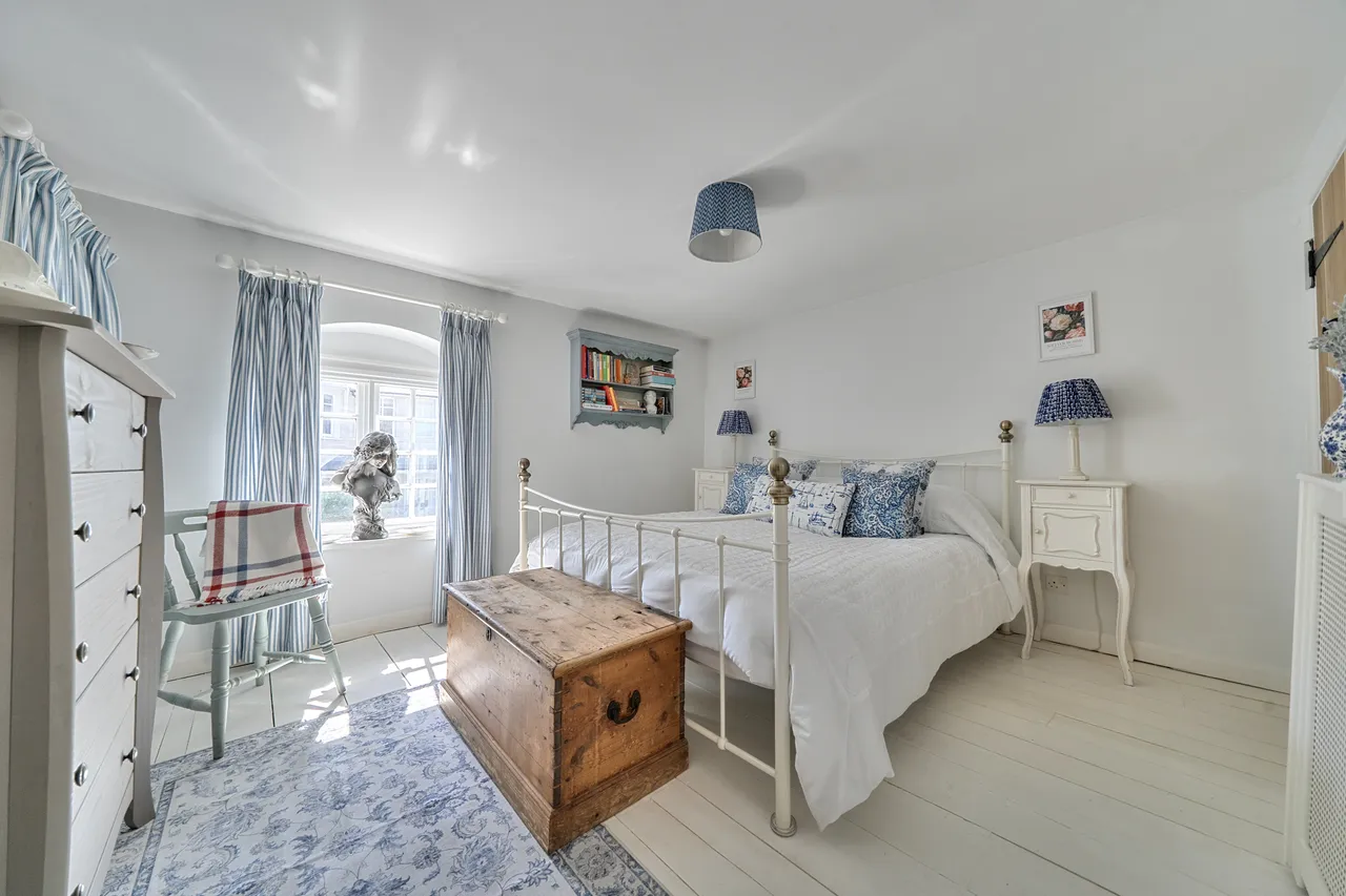 St. Pauls Road, Chichester, PO19, photo 4
