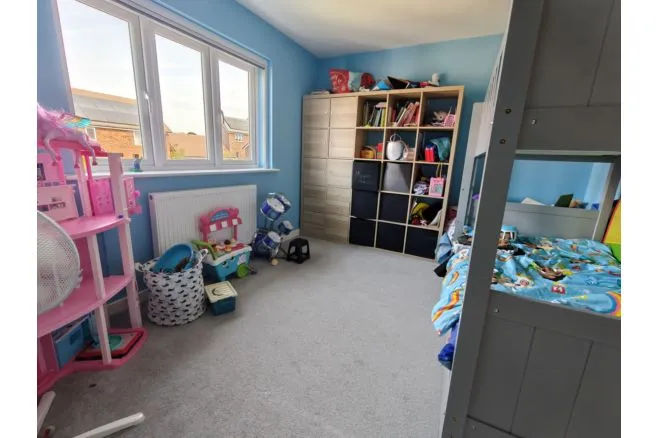 Stoches Close, Aylesbury, HP22, photo 13