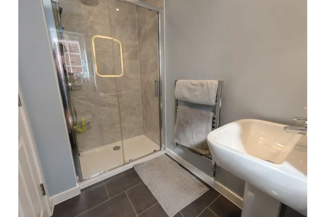 Stoches Close, Aylesbury, HP22, photo 11