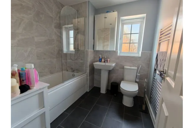 Stoches Close, Aylesbury, HP22, photo 16