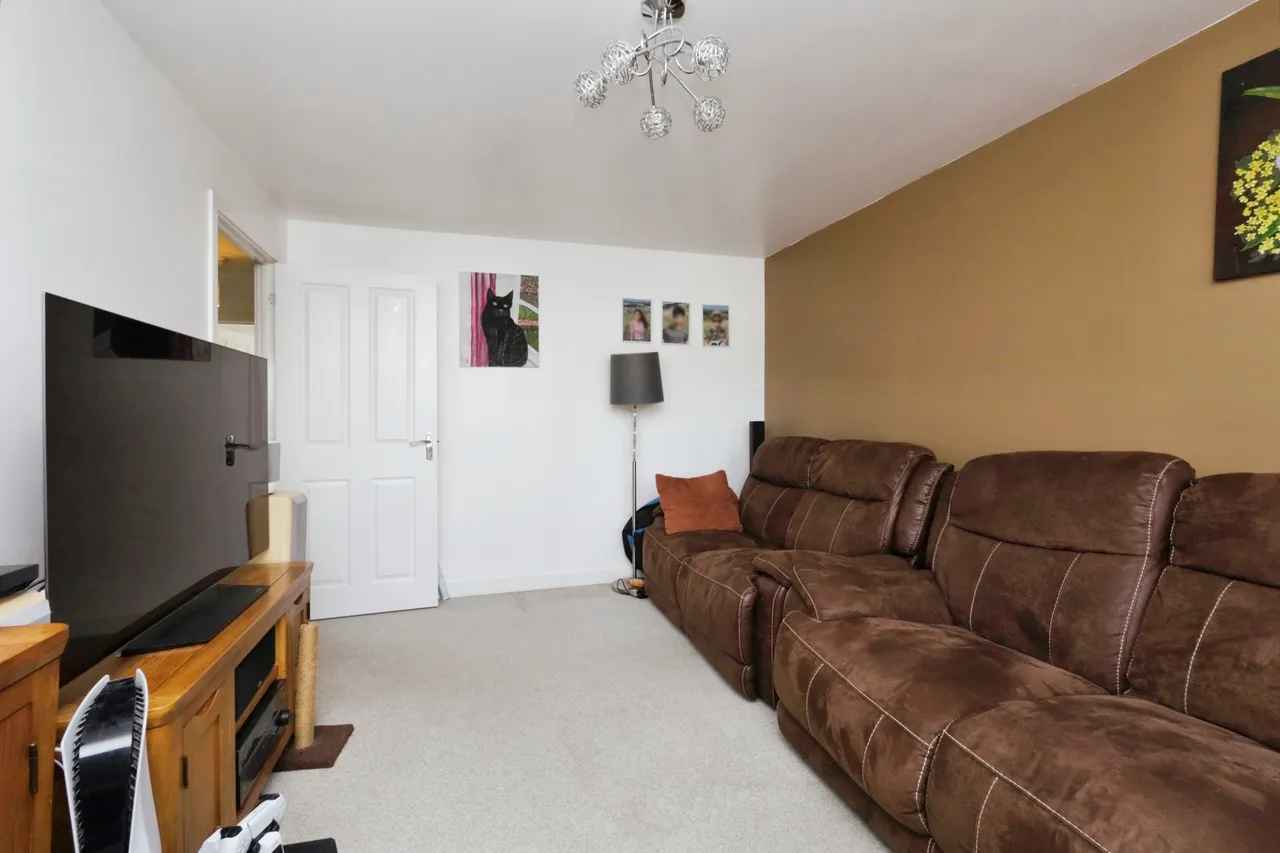 Mallow Drive, Stone Cross, BN24, photo 5