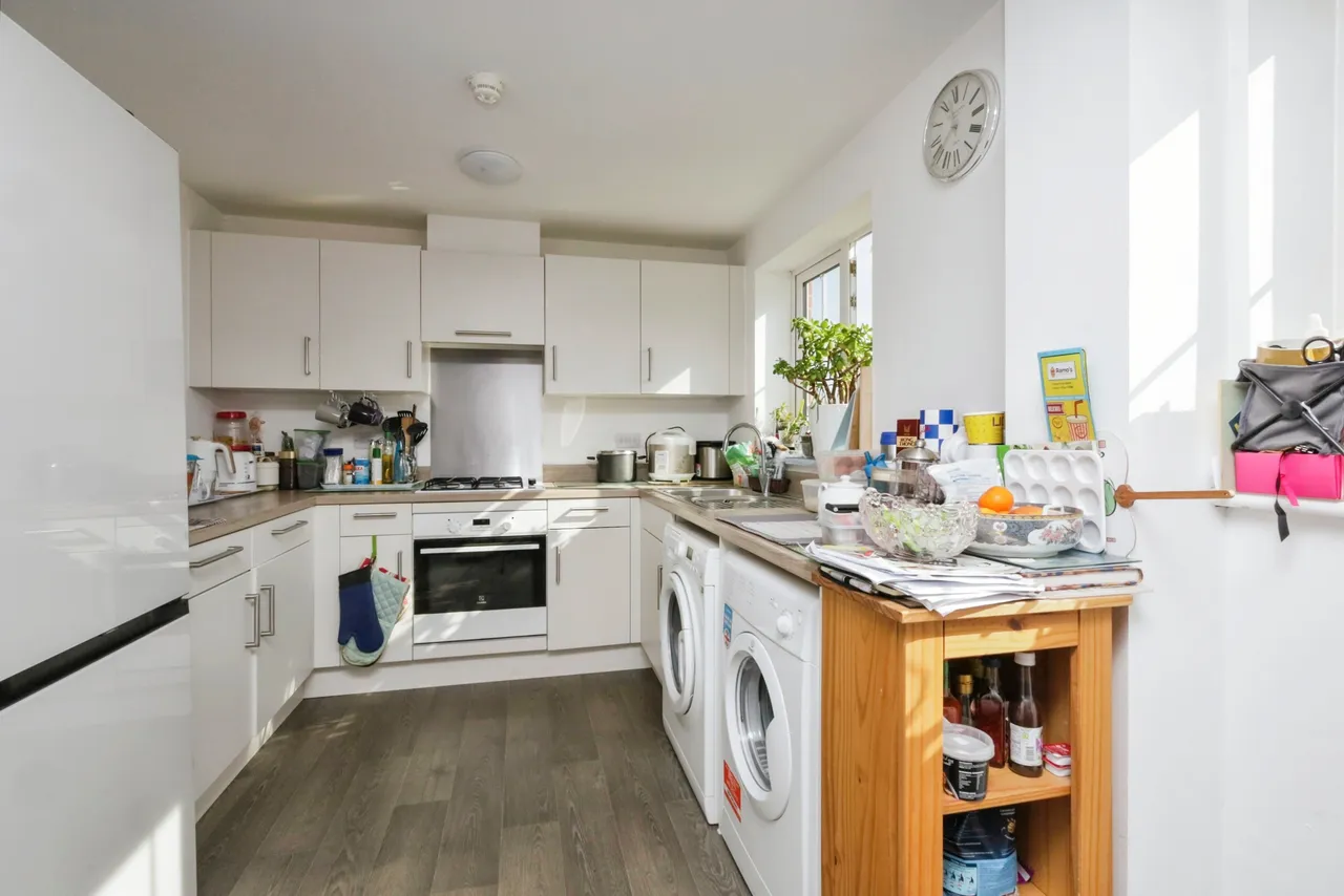 Mallow Drive, Stone Cross, BN24, photo 3