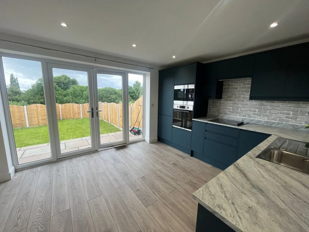Lakeside Court, Worksop, S80, photo 2