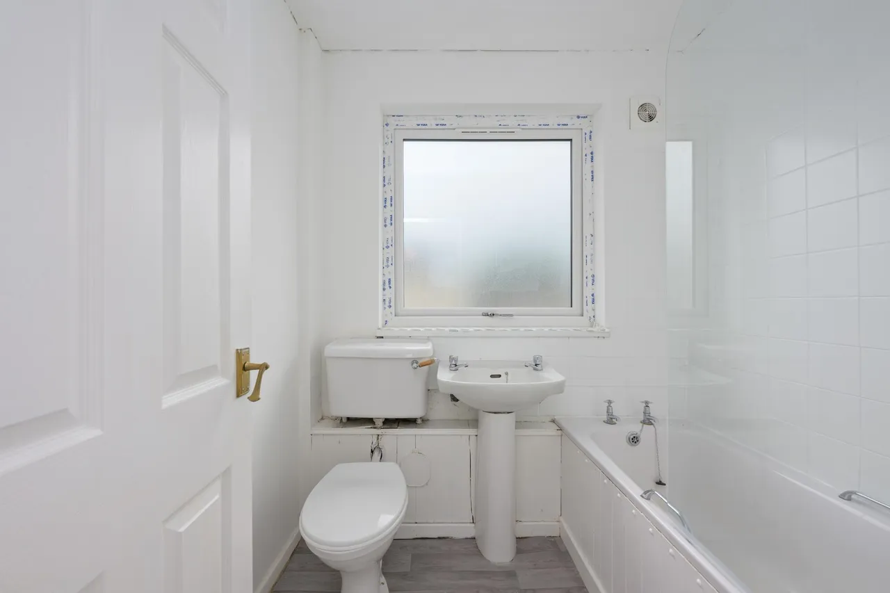 Loanhead Avenue, Dennyloanhead, FK4, photo 13