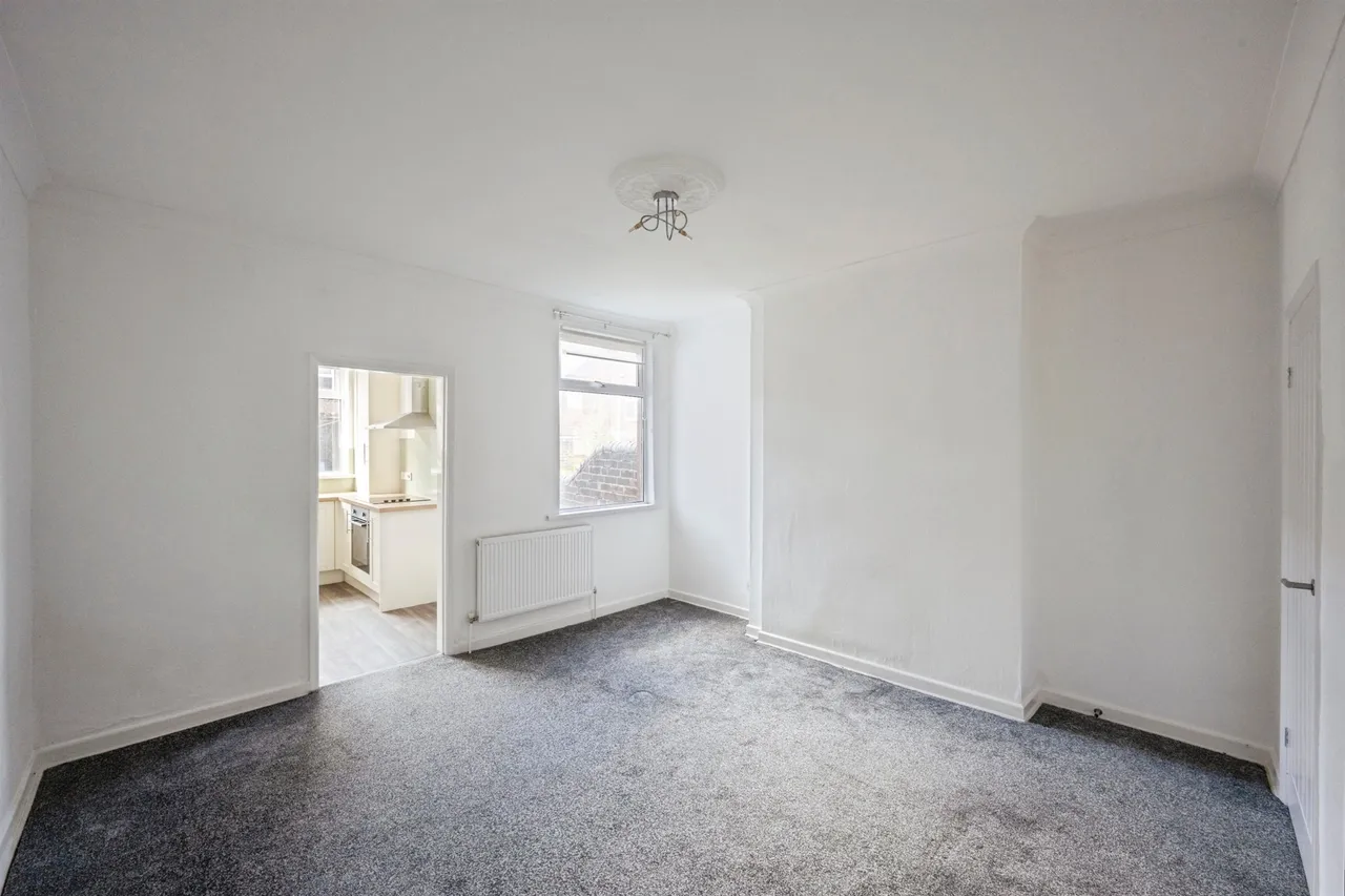 Avenue Road, Wath-Upon-Dearne, S63, photo 8