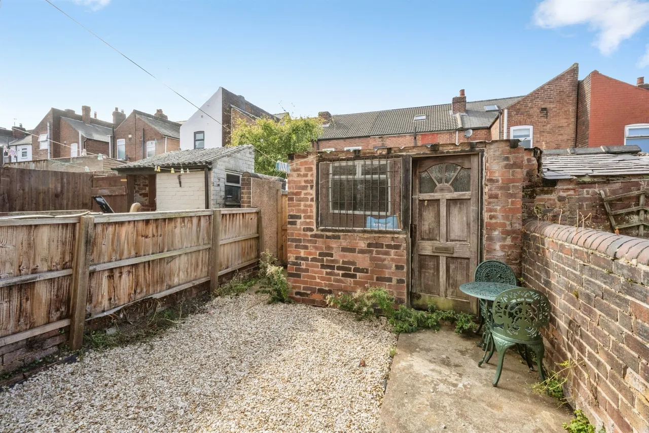 Avenue Road, Wath-Upon-Dearne, S63, photo 4
