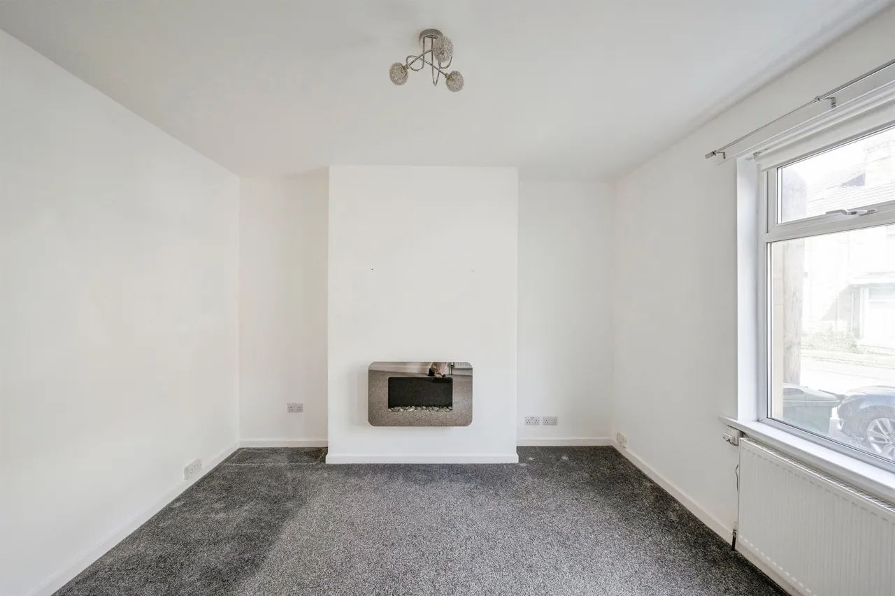 Avenue Road, Wath-Upon-Dearne, S63, photo 7