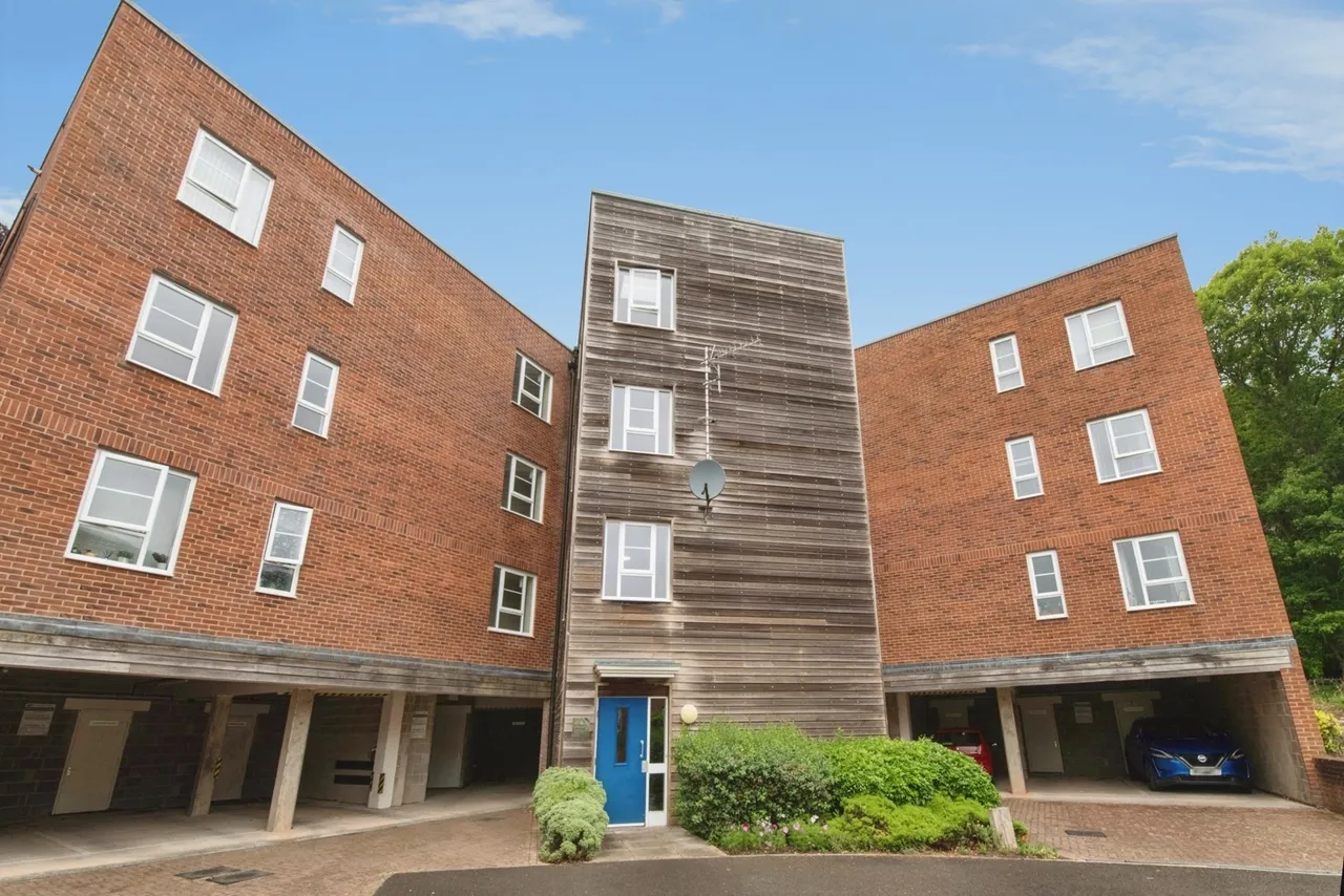 2 bed flat for sale, Langdon House, Furze Court, EX4