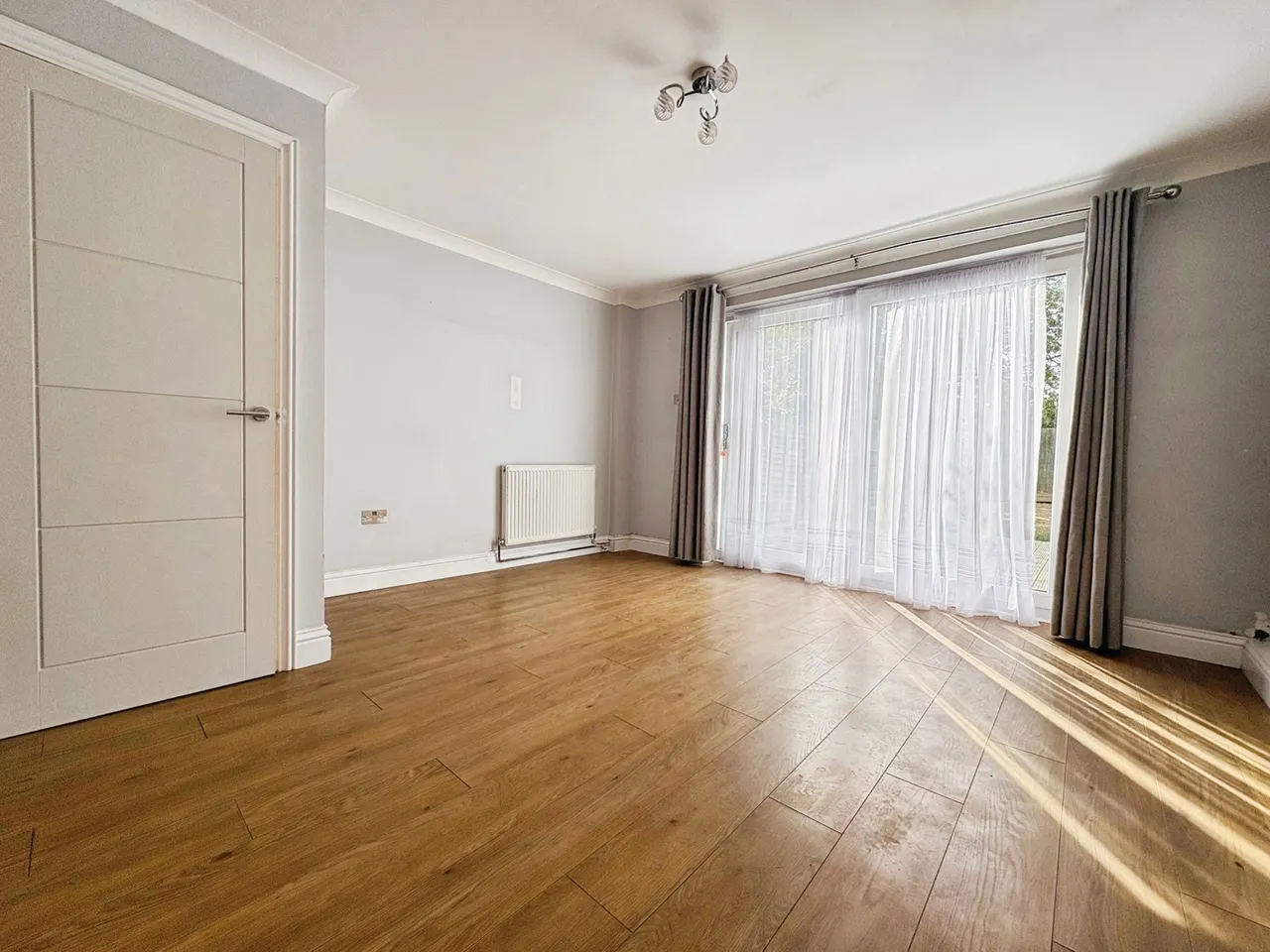 Milton Gardens, Staines-upon-Thames, TW19, photo 8
