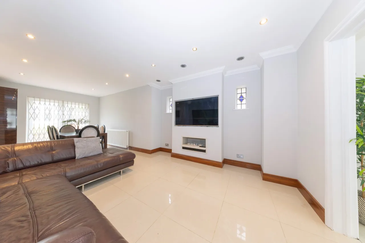 Lavender Avenue, London, NW9, photo 3