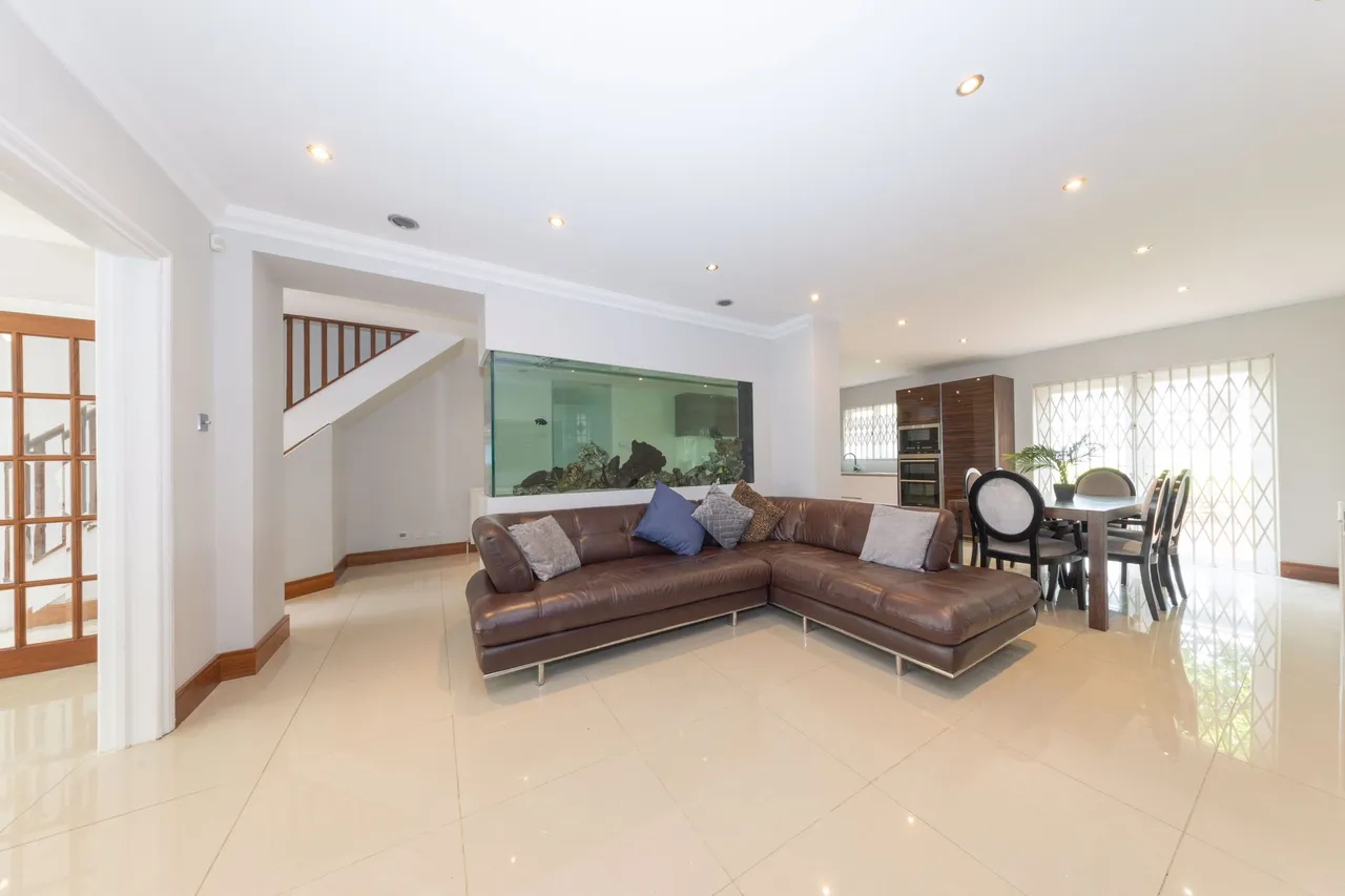 Lavender Avenue, London, NW9, photo 2