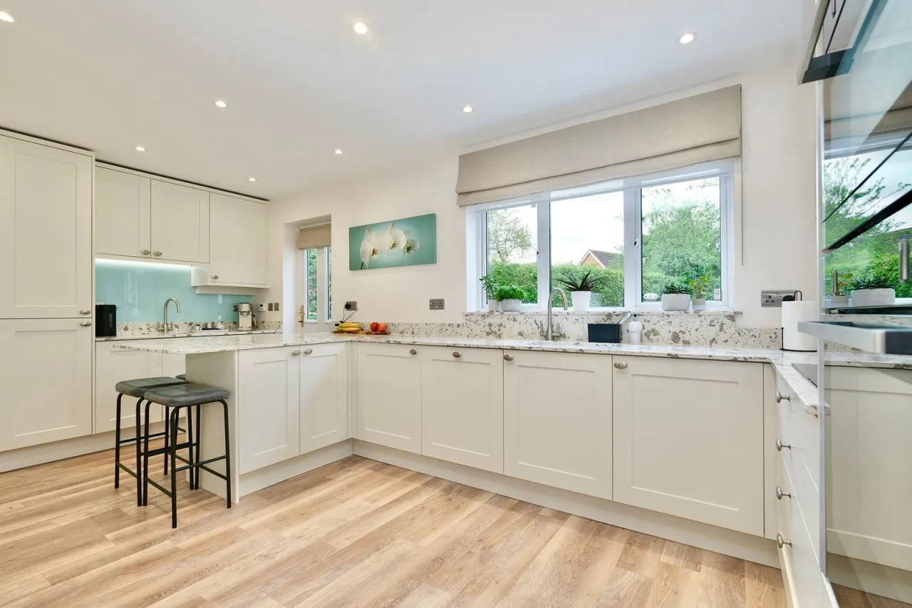Payn Close, Hemingford Grey, PE28, photo 3