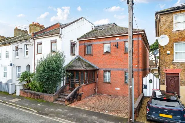 Park Street, Slough, SL1, photo 23