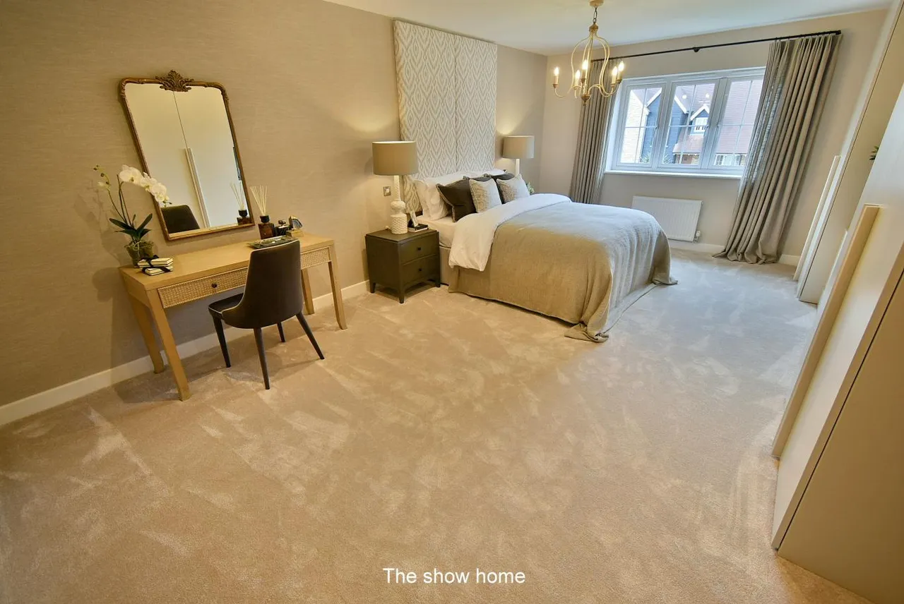 Badgers Walk, BH22, photo 13