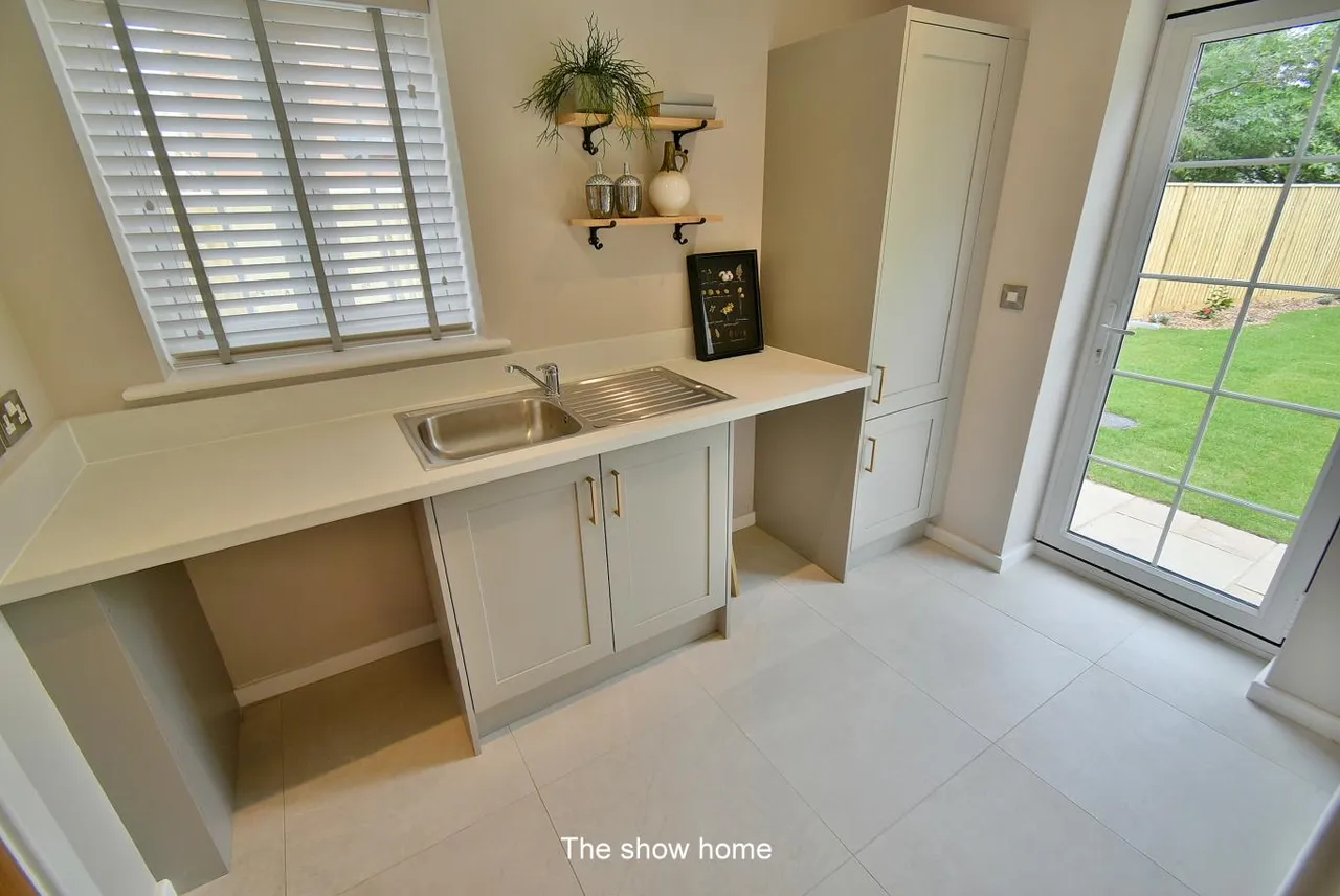Badgers Walk, BH22, photo 9