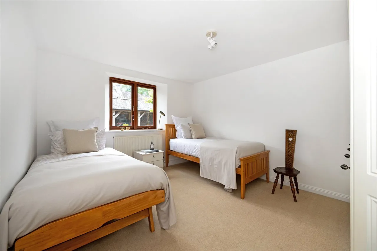 Old Park Lane, Chichester, PO18, photo 9