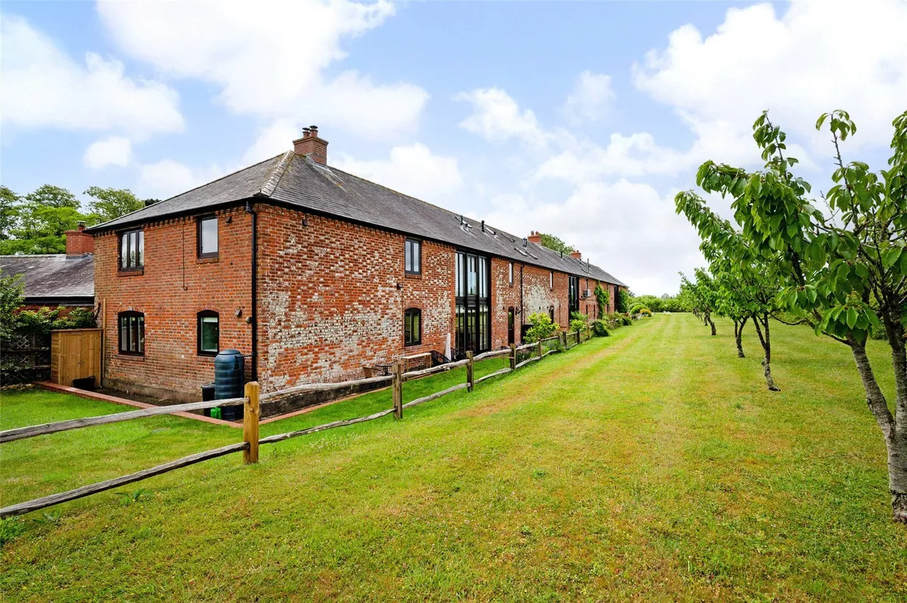 Old Park Lane, Chichester, PO18, photo 14