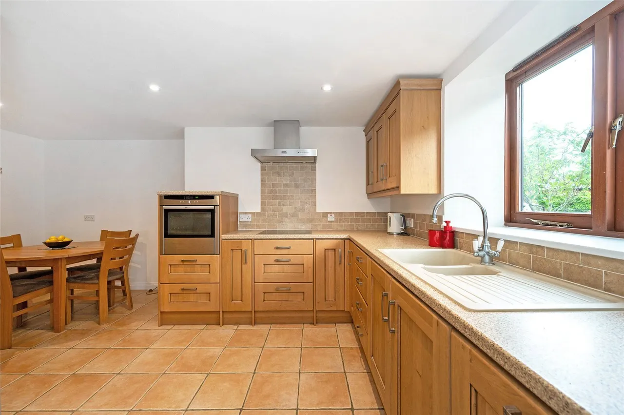 Old Park Lane, Chichester, PO18, photo 5