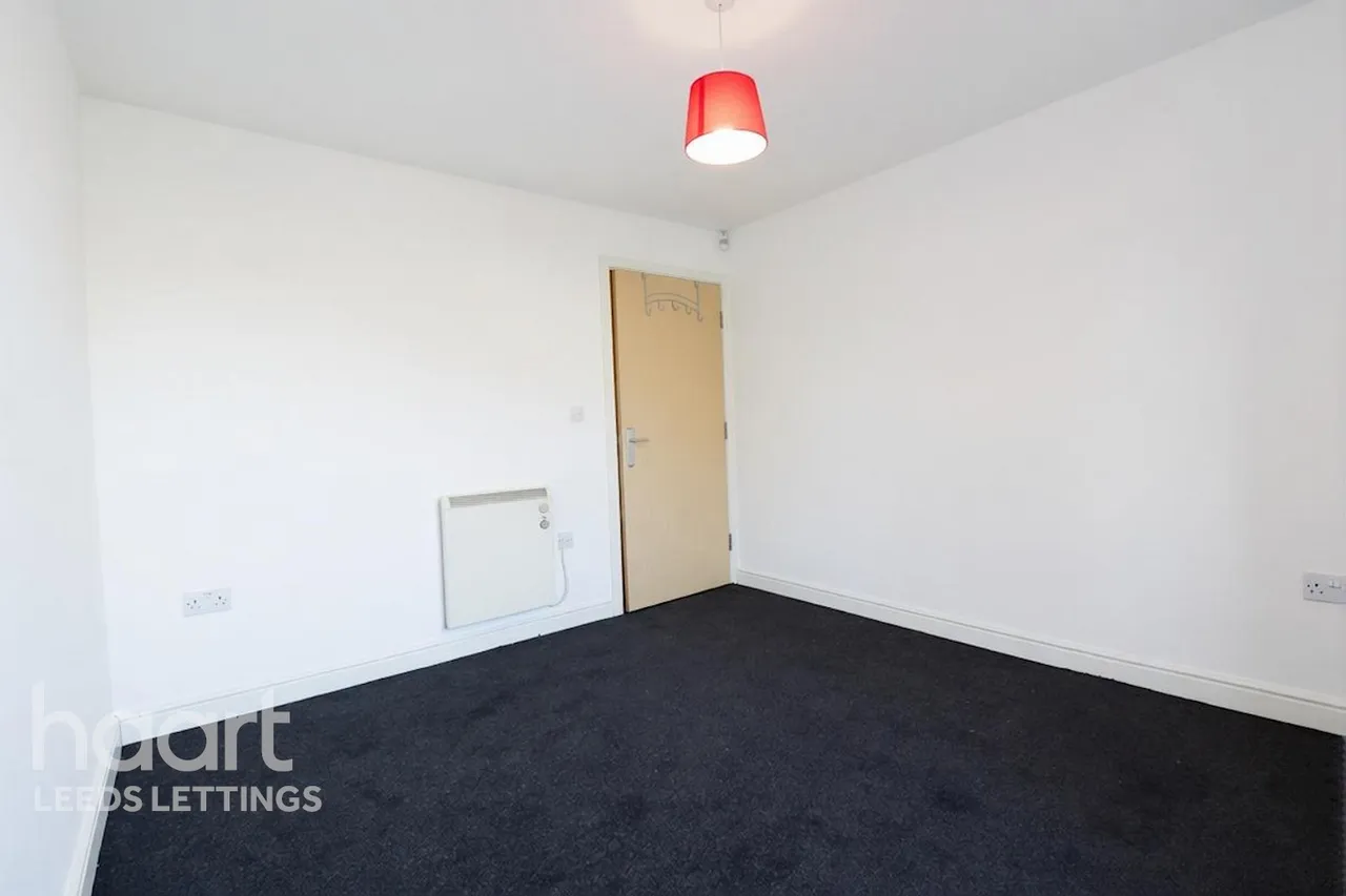 Admiral Street, LS11, photo 10