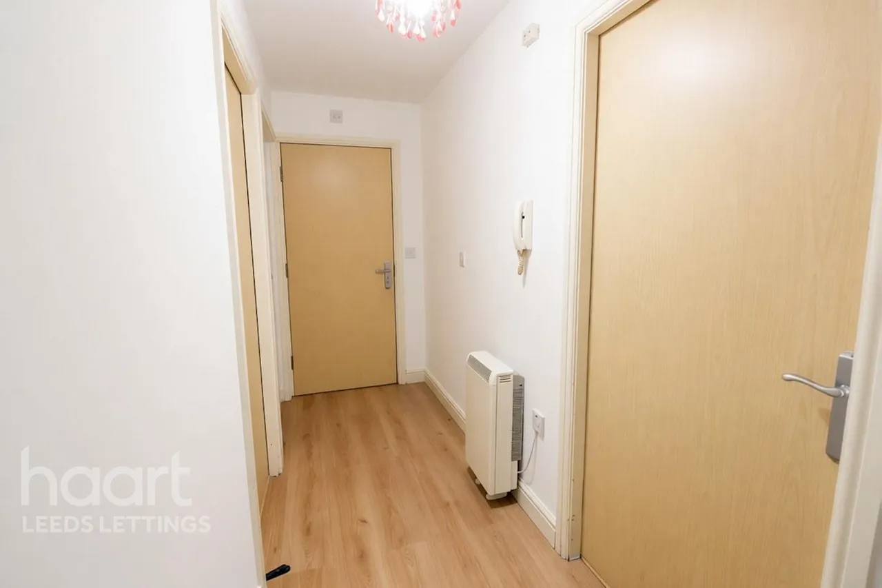 Admiral Street, LS11, photo 9