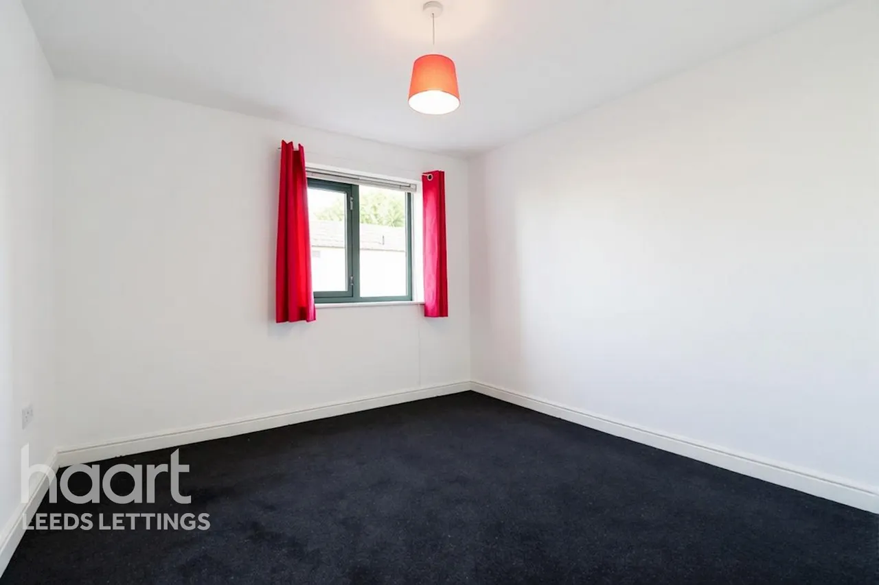 Admiral Street, LS11, photo 14