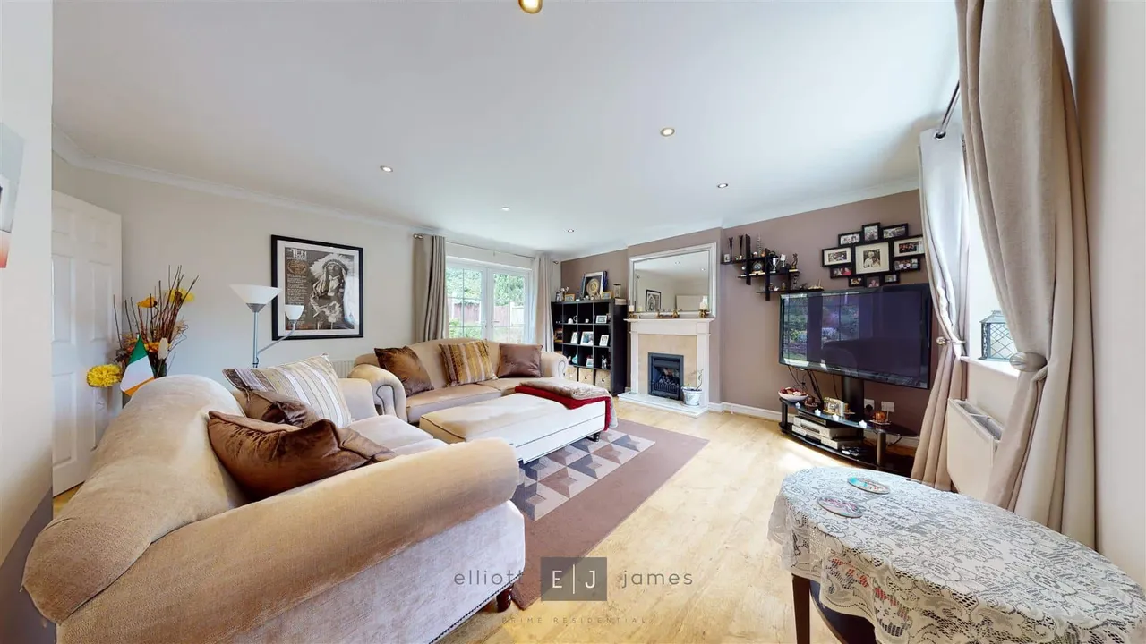 Salcombe Park, Loughton, photo 7