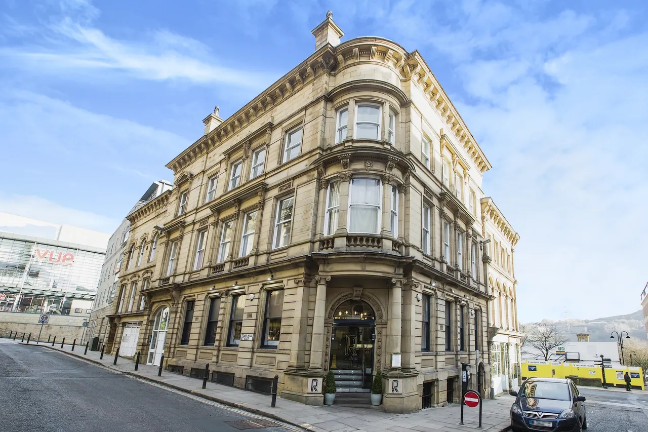 2 bed flat for sale — Town Hall Street East, Halifax, West Yorkshire, HX1