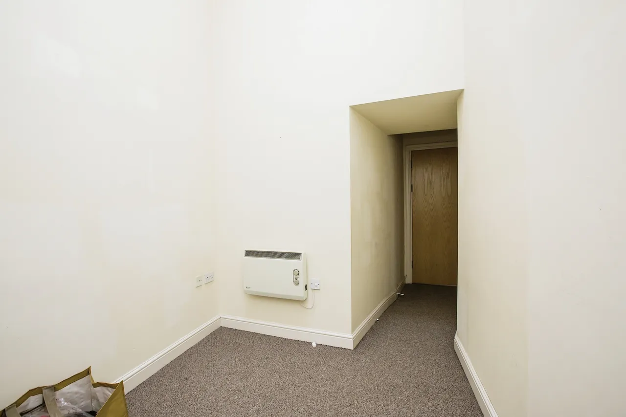 Town Hall Street East, Halifax, West Yorkshire, HX1, photo 9