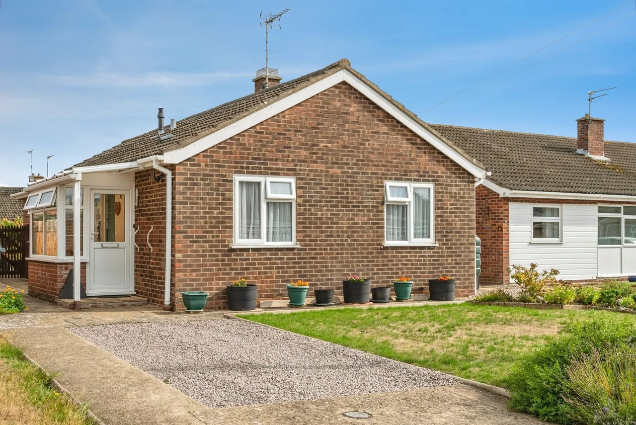2 bed house for sale — Swan Close, Aylsham, Norwich