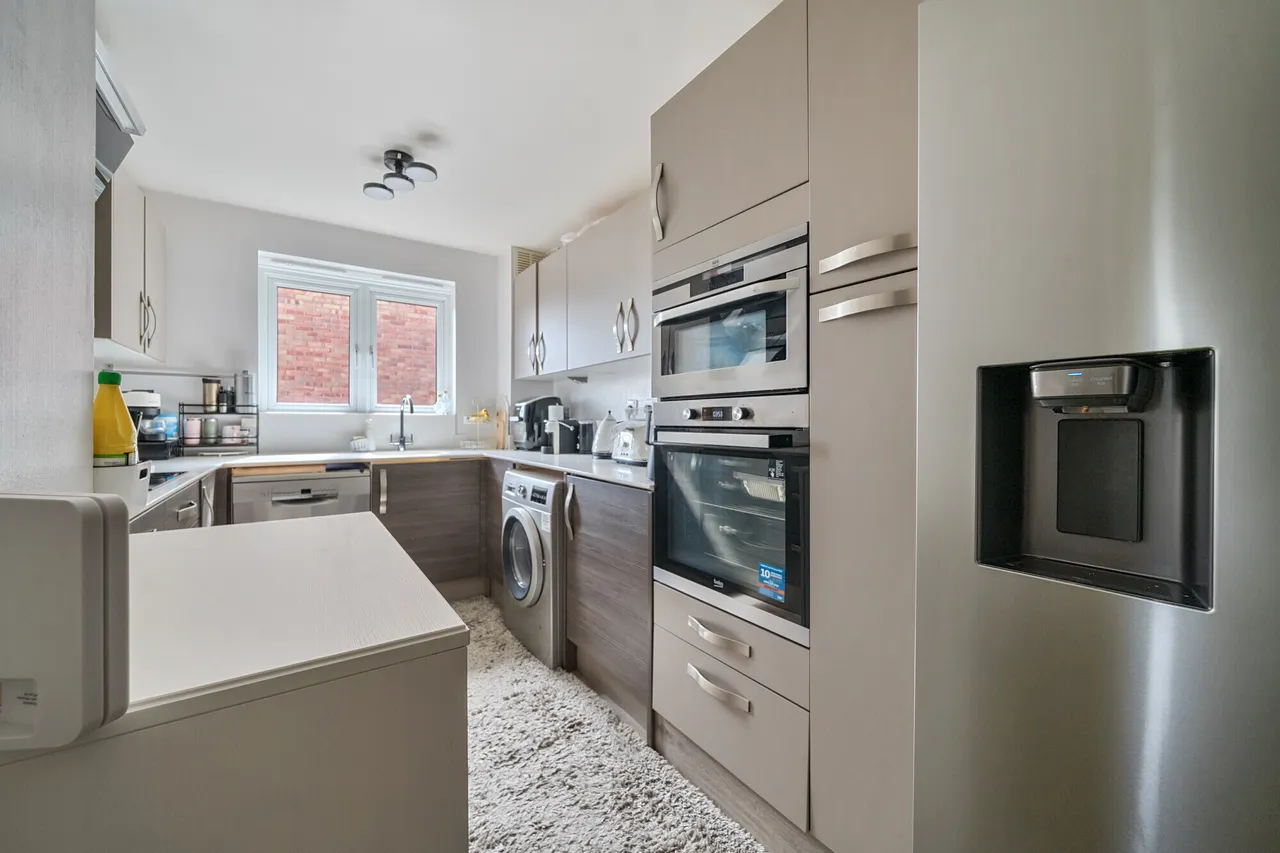 1 Turners Close, Whetstone, N20, photo 2