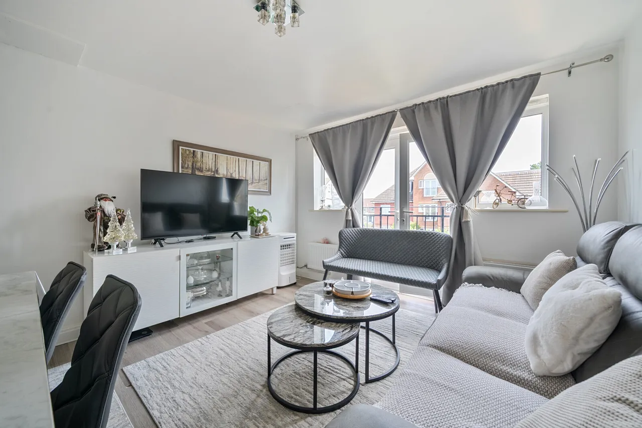 3 bed flat for sale — 1 Turners Close, Whetstone, N20