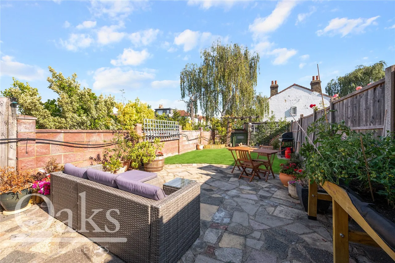 Rowan Crescent, Streatham Vale, SW16, photo 11