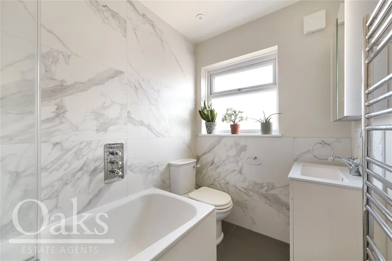Rowan Crescent, Streatham Vale, SW16, photo 9