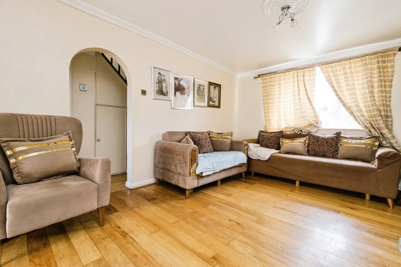 Highland Avenue, Dagenham, RM10, photo 10