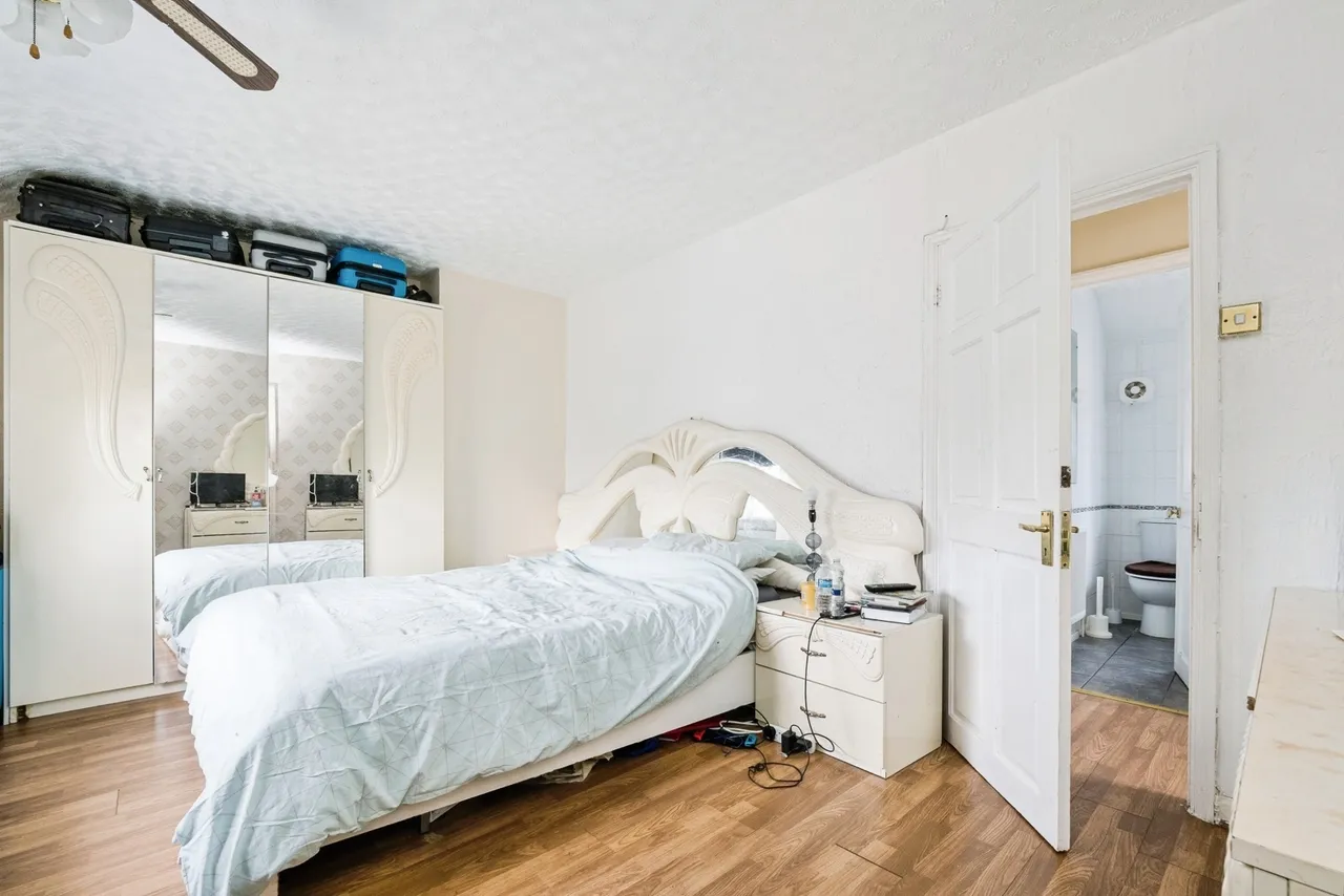 Highland Avenue, Dagenham, RM10, photo 16