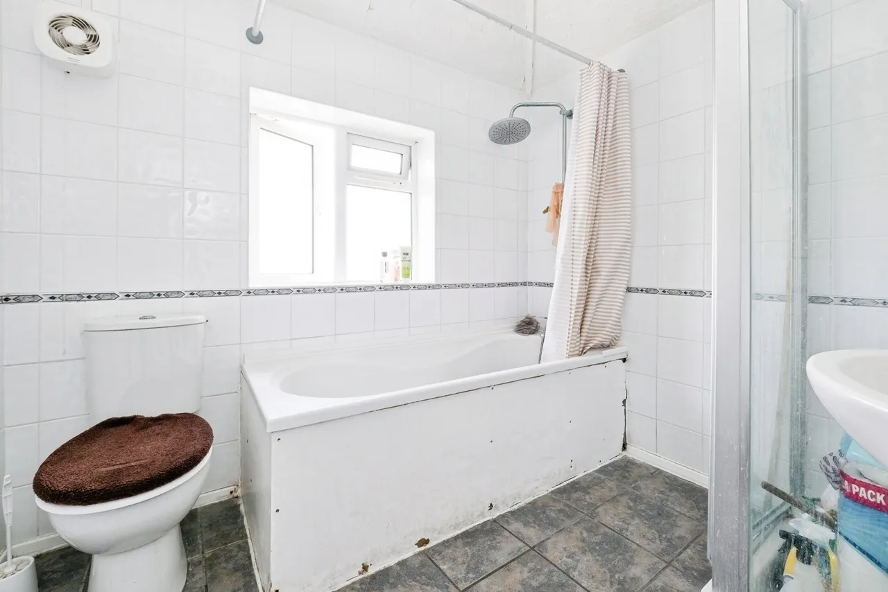 Highland Avenue, Dagenham, RM10, photo 19
