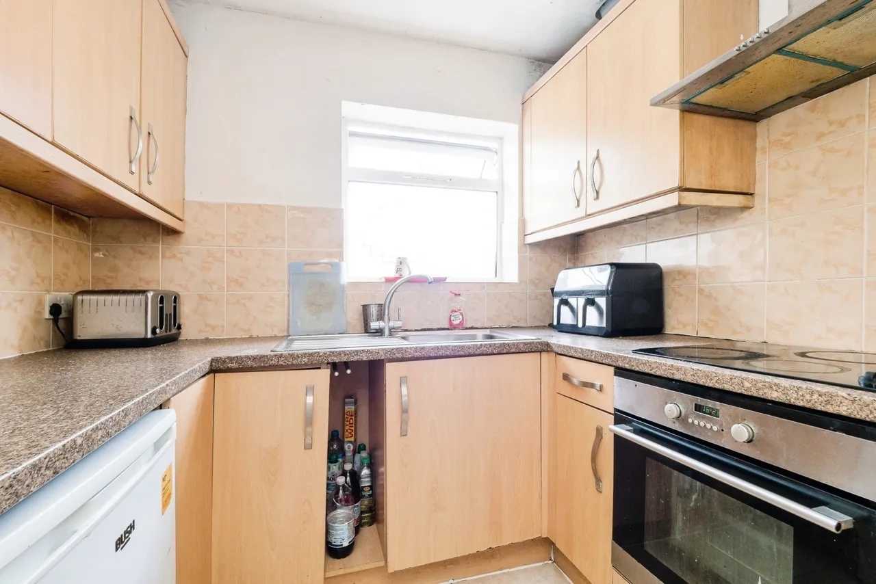 Highland Avenue, Dagenham, RM10, photo 3