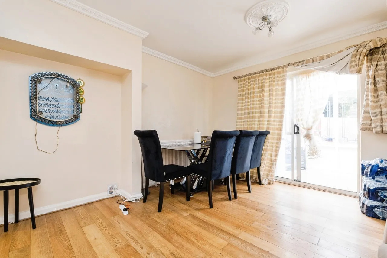 Highland Avenue, Dagenham, RM10, photo 9