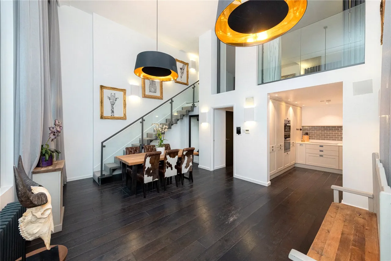 2 bed flat for sale, Fulham Road, Chelsea, SW10